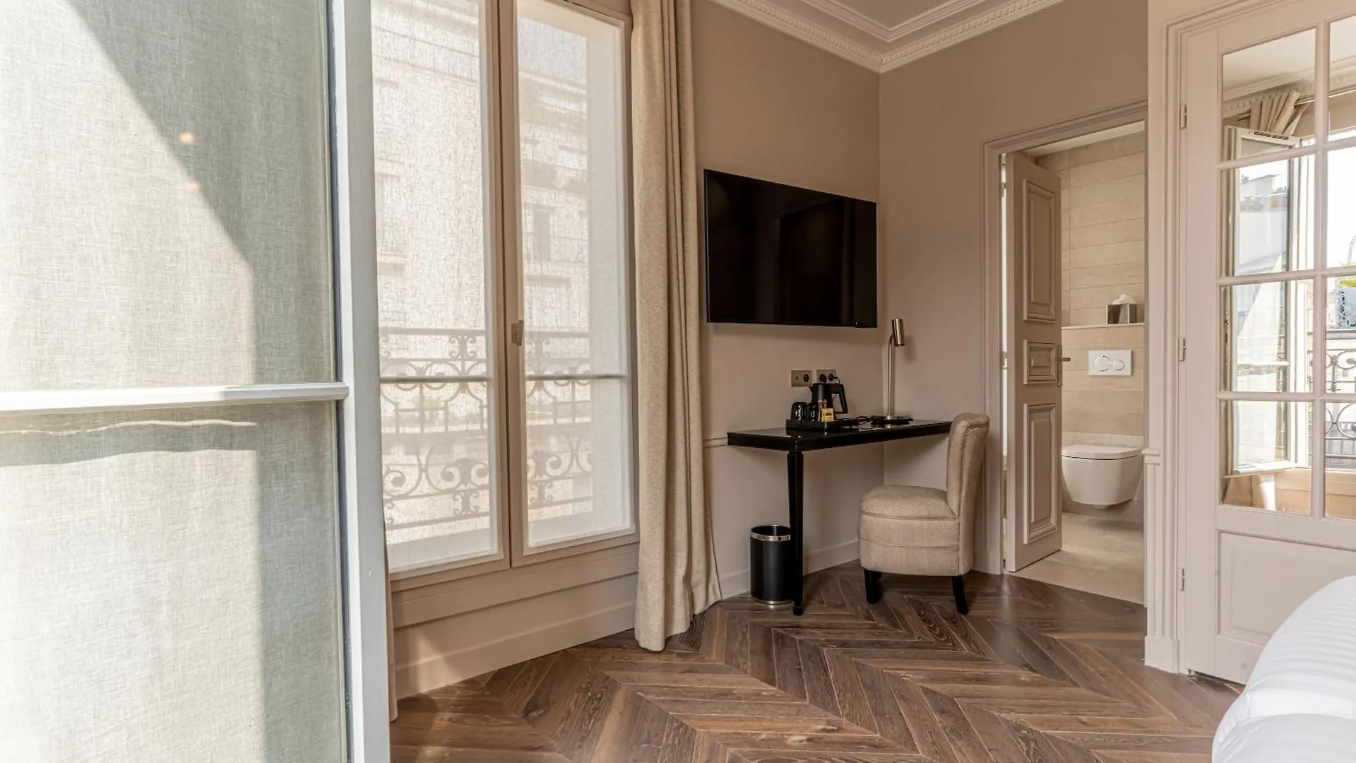 Perreyve - Jardin Du Luxembourg Hotel 3*